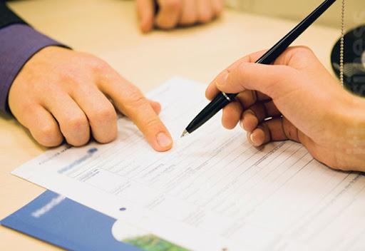 Ký hợp đồng vay vốn